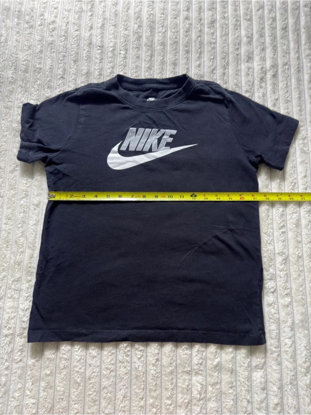 Nike The Nike Tee Boys L Black Crew Neck Short Sleeve Logo Graphic Tagless